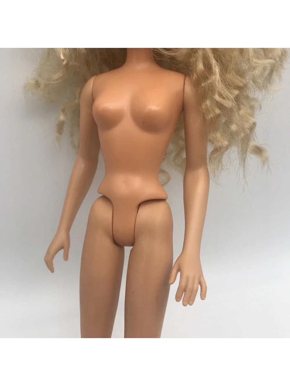 Vintage 1987 Hasbro Makin' Waves Maxie Beach Fashion Doll with Swimsuit Earrings